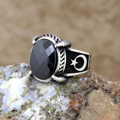 Ayyıldız Pençeli Siyah Zirkon Taşlı Gümüş Erkek Yüzük