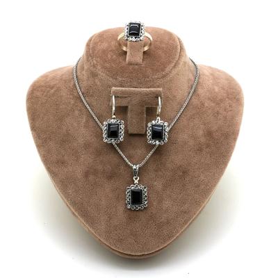 Oltu Taşlı Gümüş Üçlü Takım