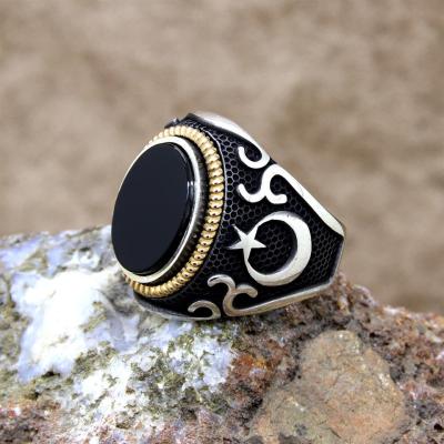 Onix Taşlı Ayyıldız Motifli Gümüş Erkek Yüzük