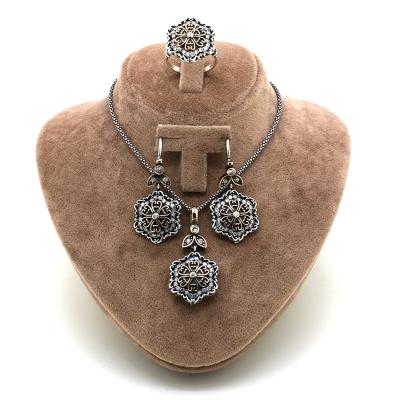 Otantik Zirkon Taşlı Gümüş Üçlü Takım