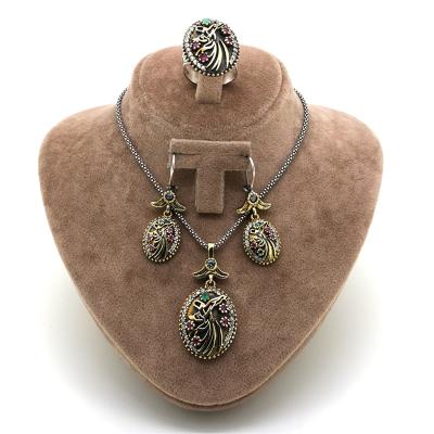 Yakut Ve Zümrüt Taşlı Semazen Model Gümüş Üçlü Takım