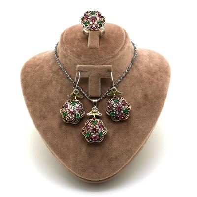 Yakut, Zümrüt Ve Zirkon Taşlı Gümüş Üçlü Takım