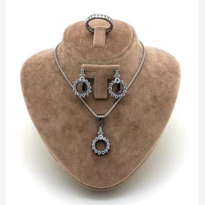 Zirkon Taşlı Gümüş Üçlü Takım