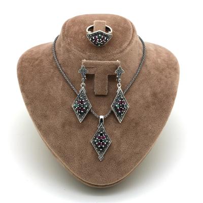 Zümrüt, Yakut Ve Safir Taşlı Markazit Gümüş Üçlü Takım